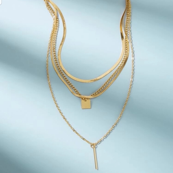 *Karsyn* Layered Chain Necklace - Picture 3 of 3